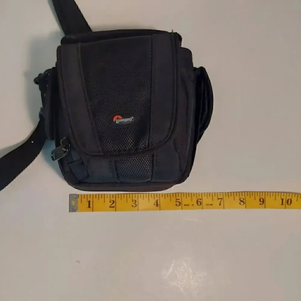 Lowepro Edit 100 Camera Bag Black w/Shoulder Strap